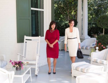 Φωτογραφίες από την επίσκεψη της Π.Μπαζιάνα στην οικία του αντιπροέδρου των ΗΠΑ (φωτό)